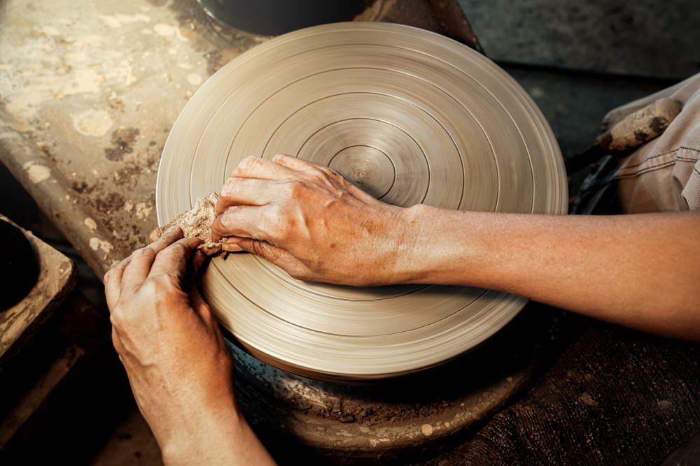 how to use pottery wheel